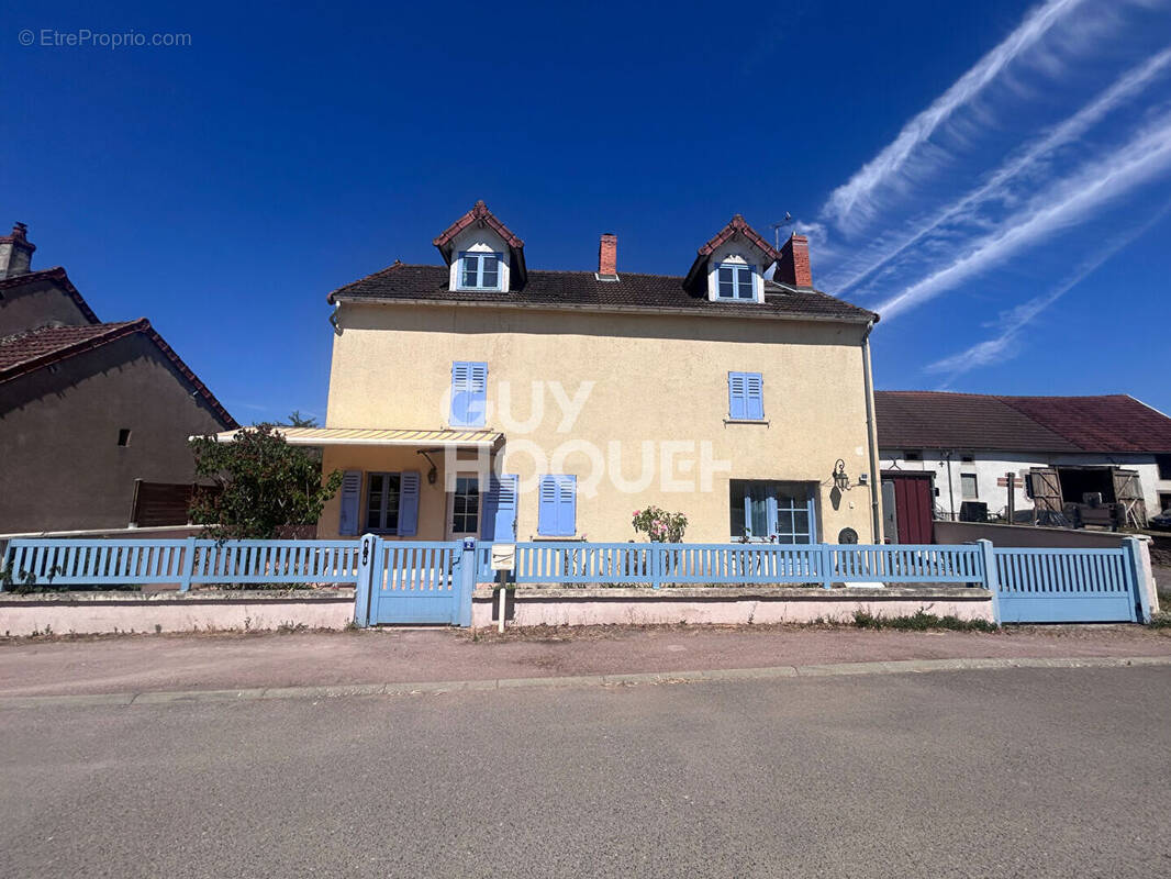 Maison à TAVERNAY