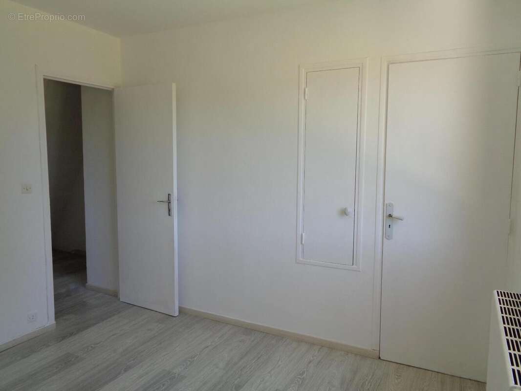   - Appartement à DRAGUIGNAN