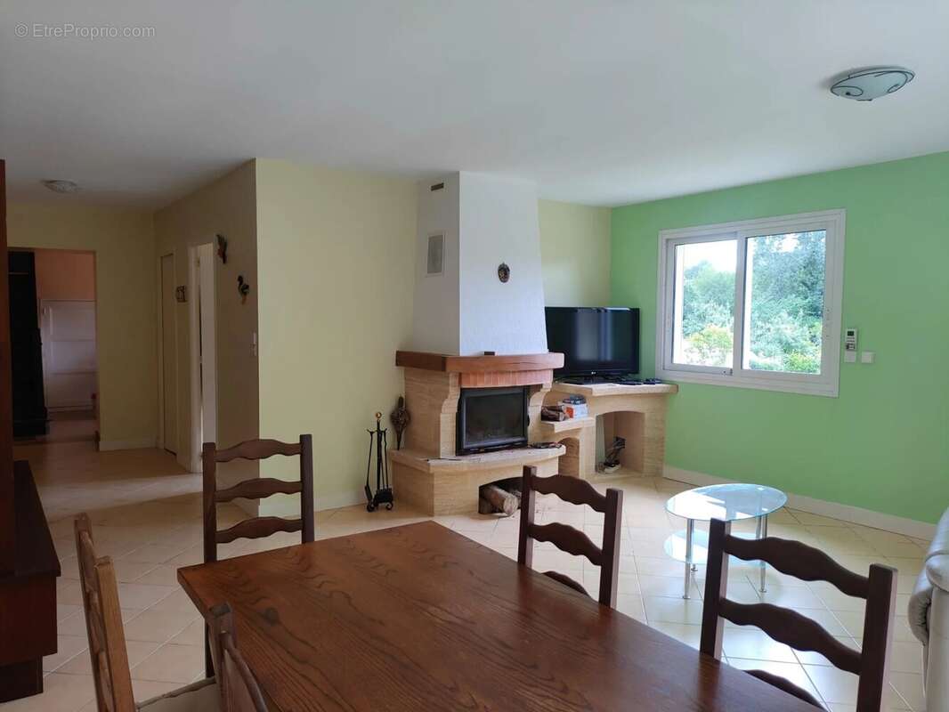 Appartement à VAYRES