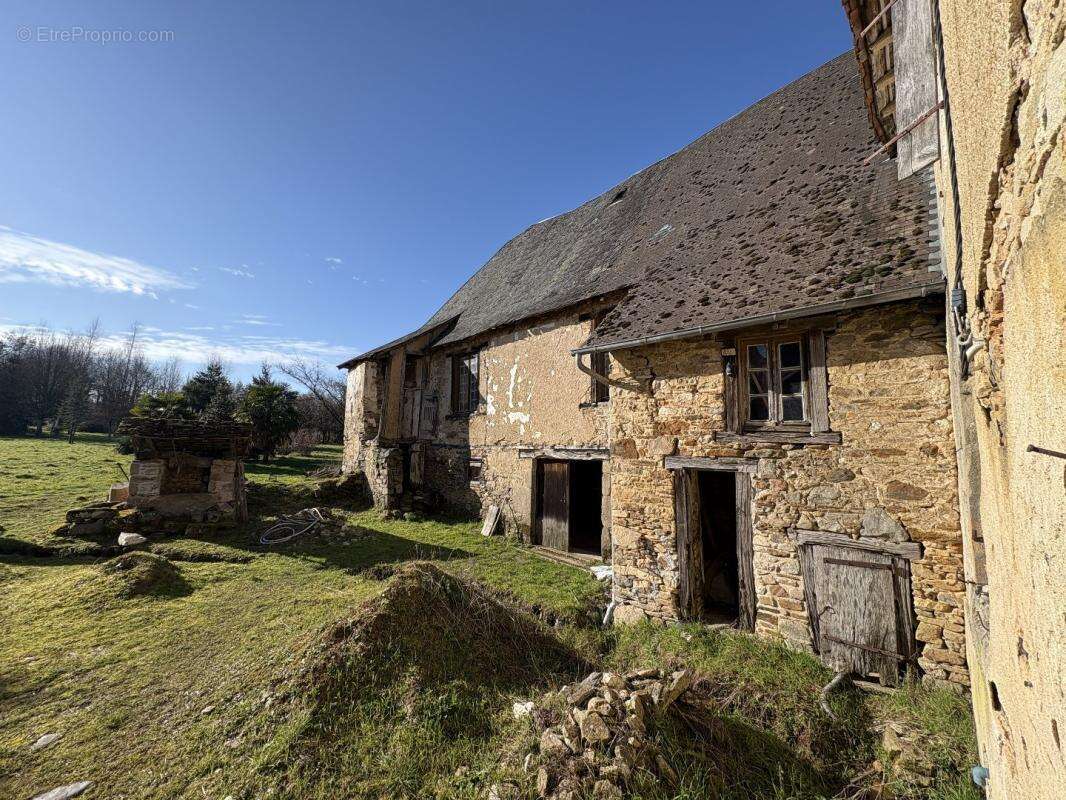 Maison à SALON-LA-TOUR