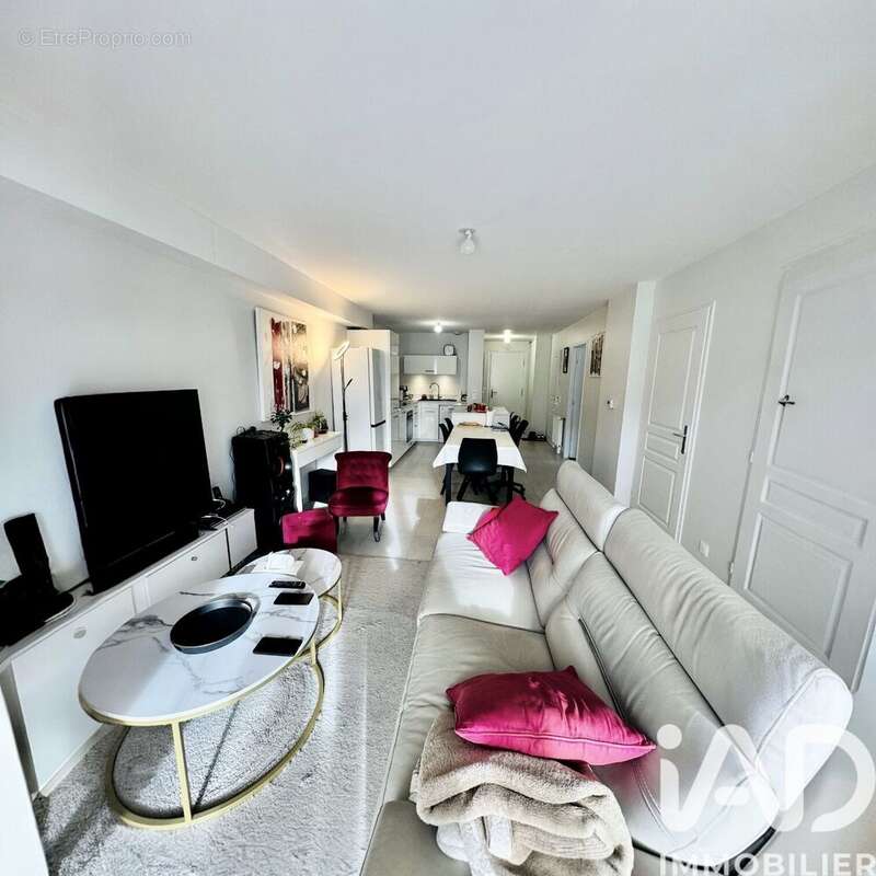 Appartement 73 m² à Cannes-Ecluse  - photo 2