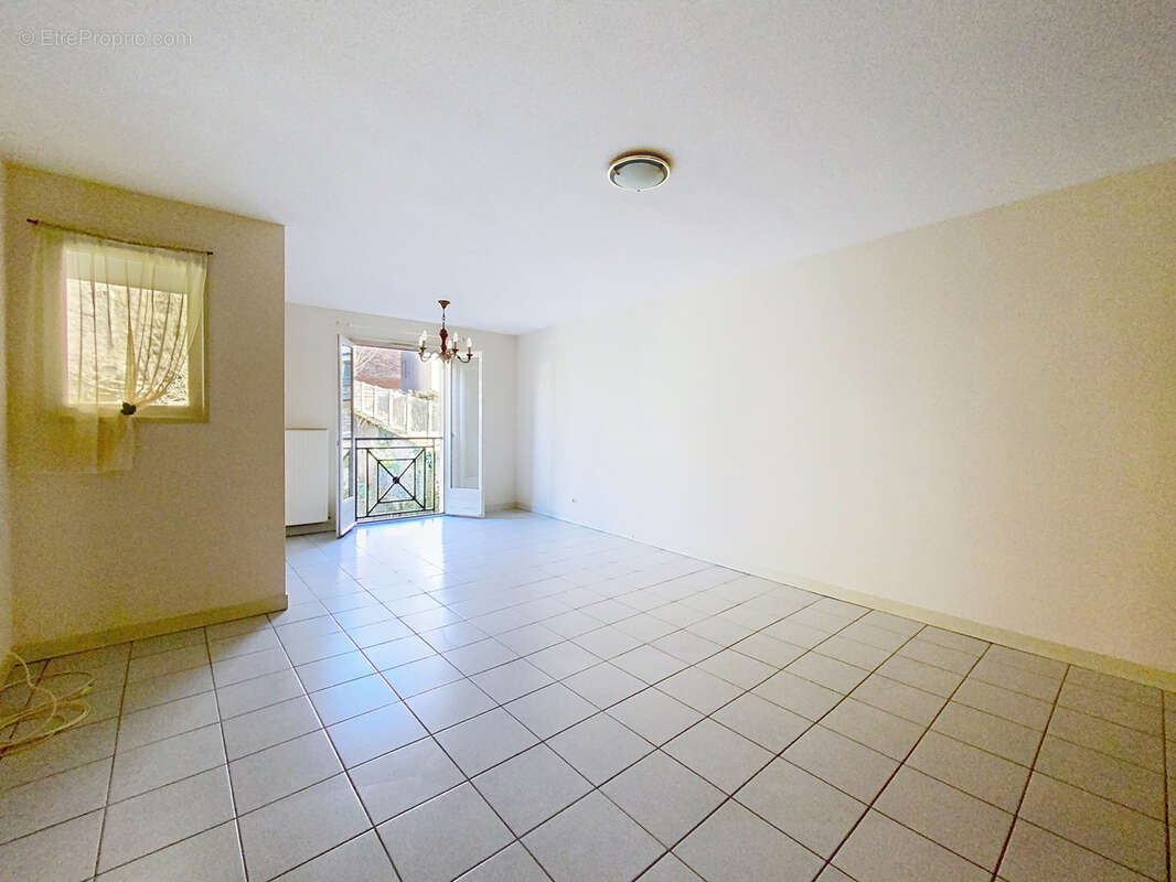 Appartement à LA FOUILLOUSE