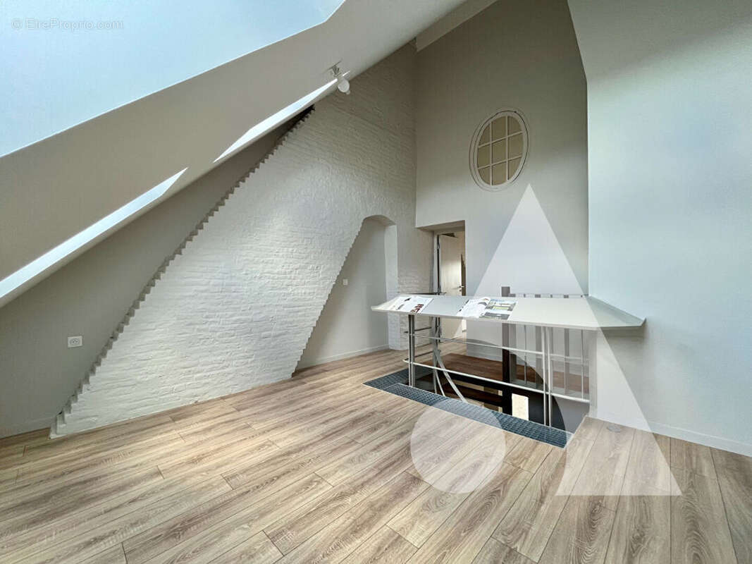 APPARTEMENT T3 71m² dernier étage hyper centre - photo 8
