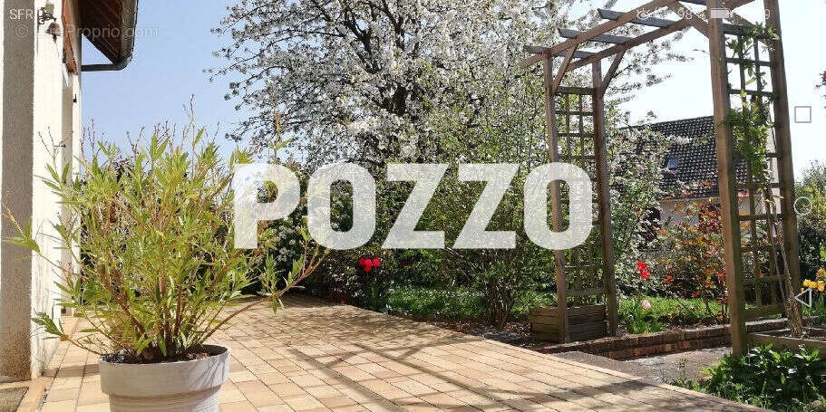 Maison à FEUGUEROLLES-BULLY