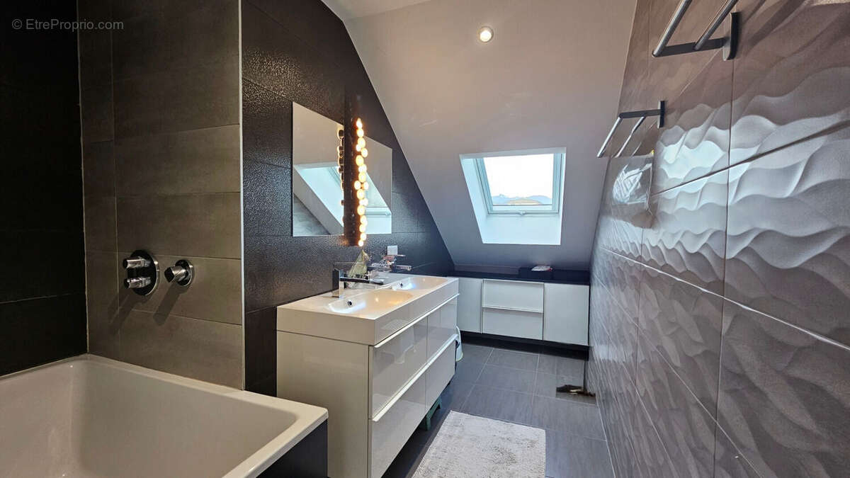 Grande maison familiale rénovée, coeur de ville - photo 6