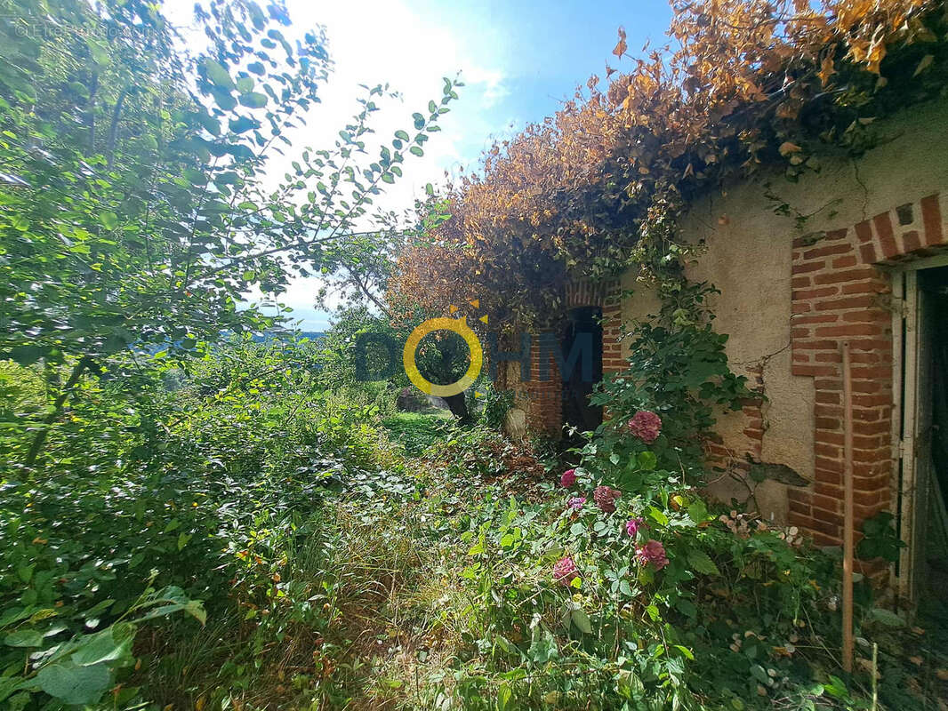 Maison à CHAMPAGNAC-LE-VIEUX