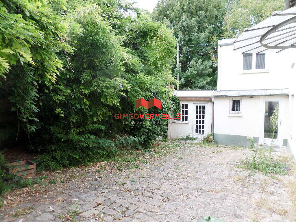 Maison à LA CELLE-SAINT-CLOUD