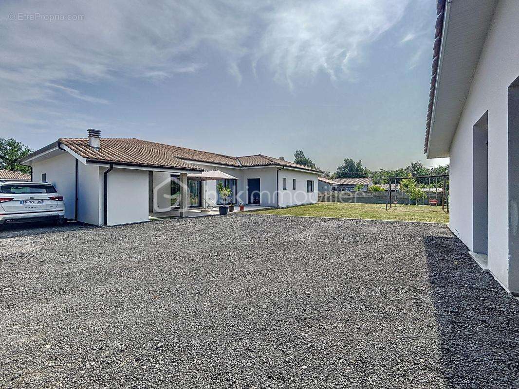 Maison à CUBZAC-LES-PONTS