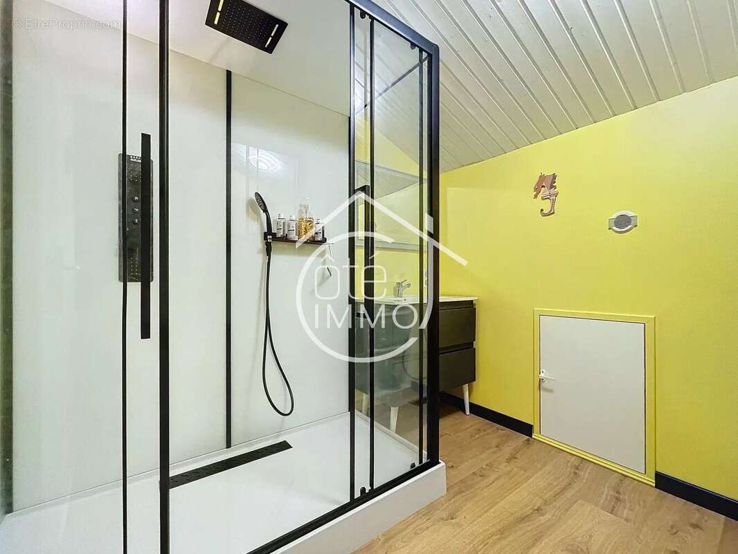 Maison à SAINT-EMILION