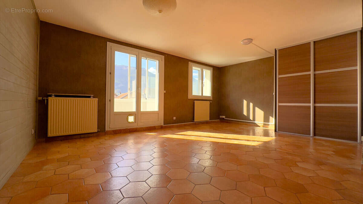 Appartement à FONTAINE