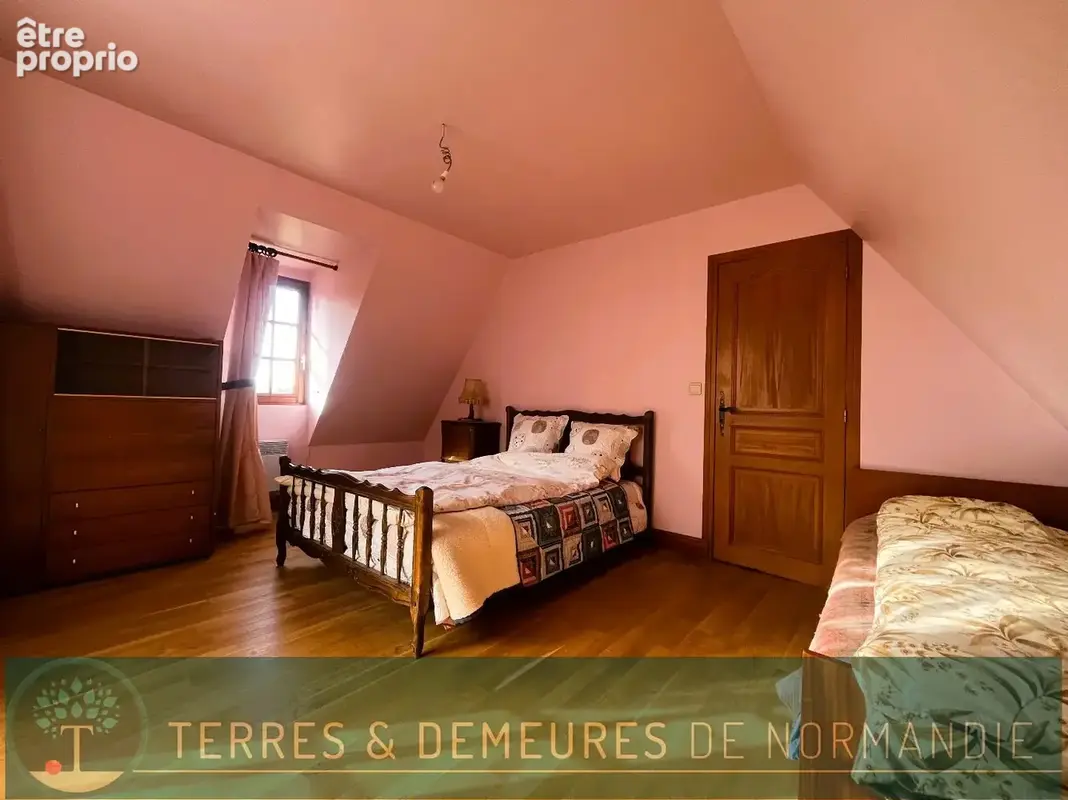 Propriété normande de caractère sur 4 hectares de terrain et dépendance, Vue époustouflante proche de Lisieux (14100) - photo 12