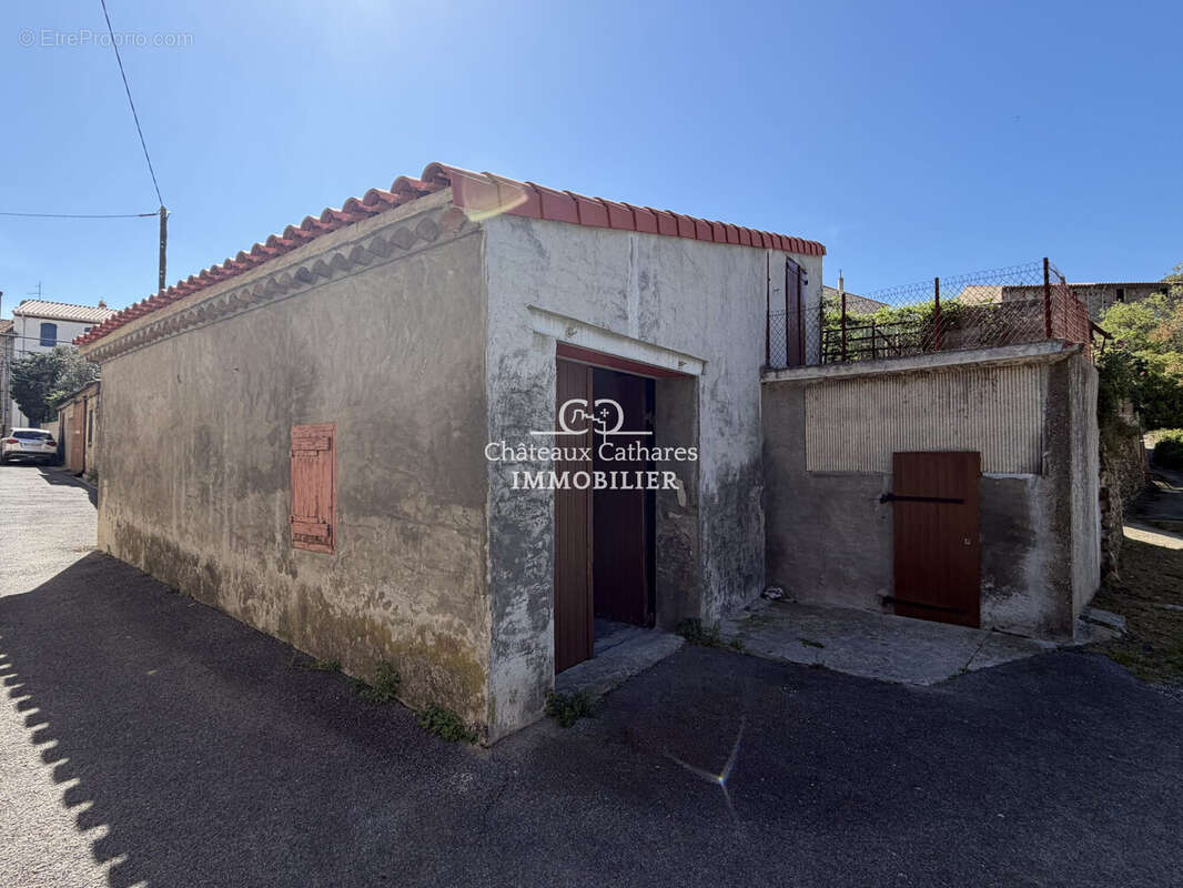 Garage - Maison à RASIGUERES