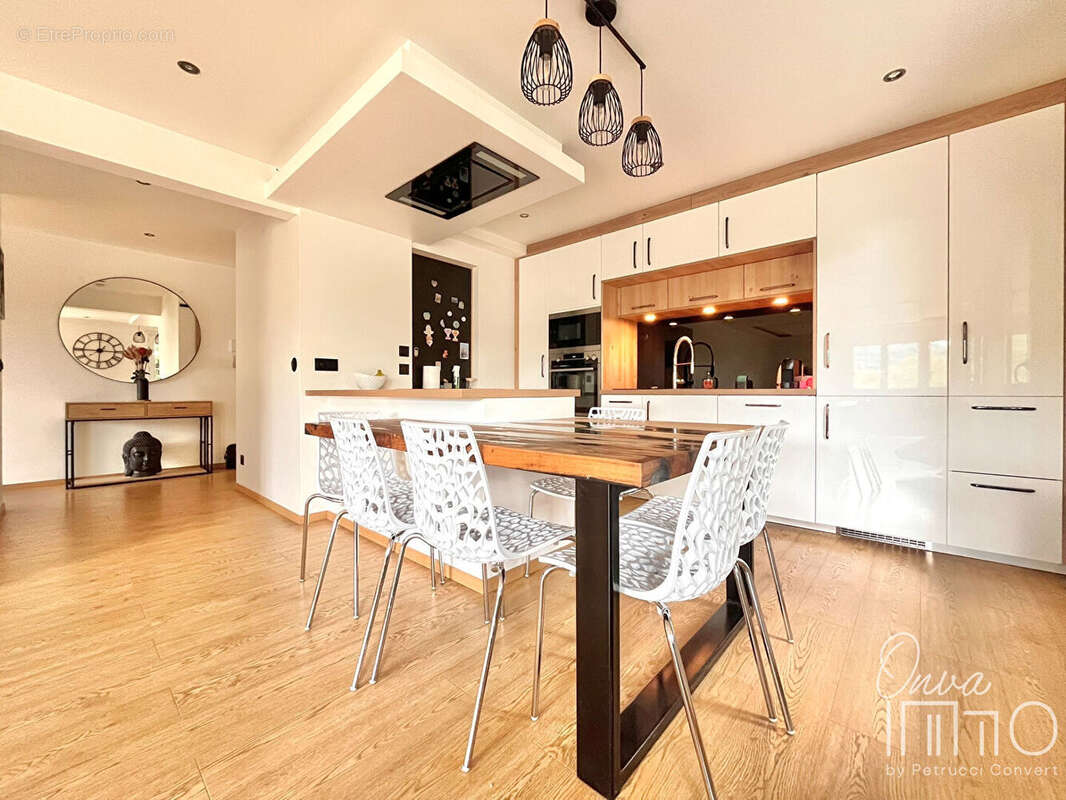 Appartement à FONTAINES-SUR-SAONE