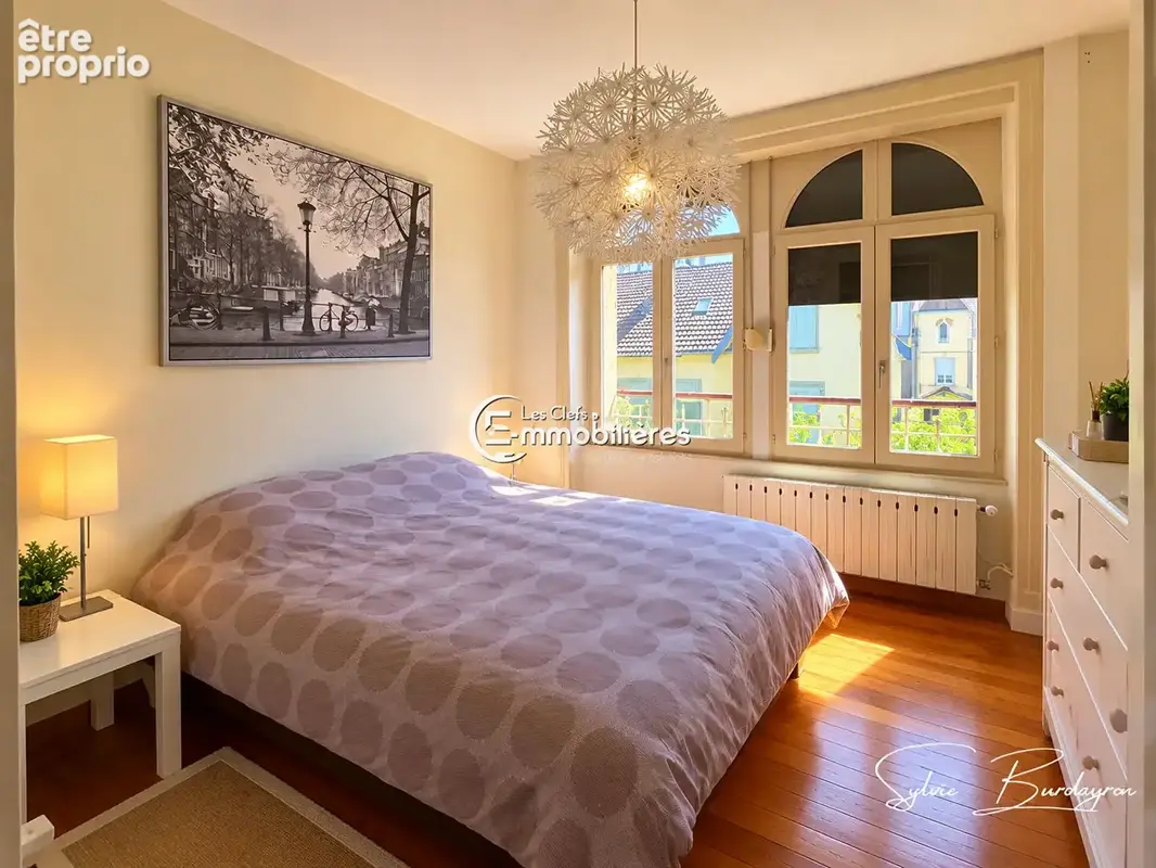 Nouveauté - Lons-le-Saunier (39000) - Quartier recherché - Appartement T5 de 129 m² avec 88  m² de dépendances - Parc arboré - photo 7