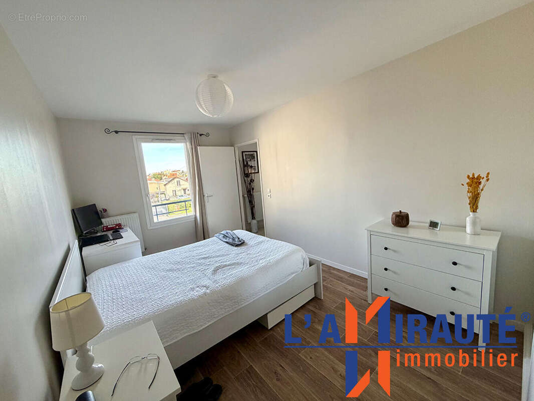 Appartement à SARTROUVILLE