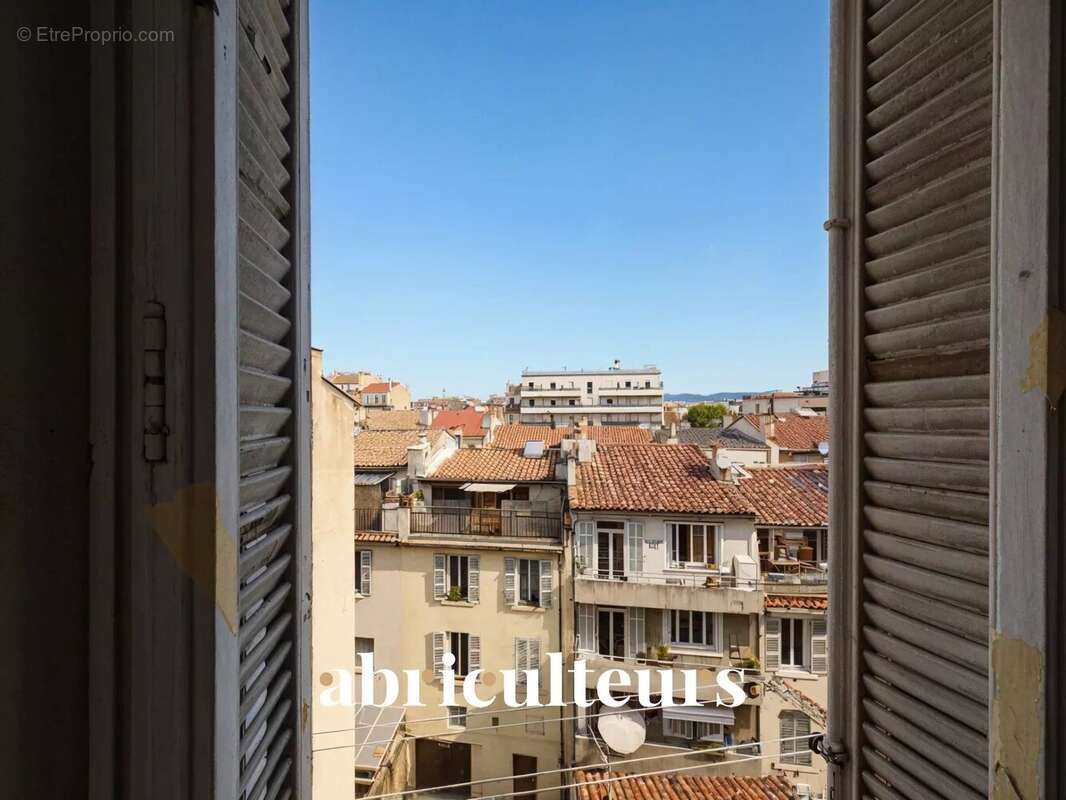 Appartement à MARSEILLE-5E