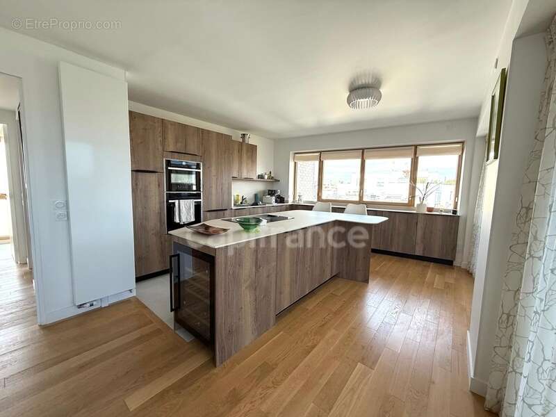 Rueil malmaison - eco quartier de l'arsenal - 6 pieces 150,31m2 - dernier étage - 4 chambres - terrasse panoramique - photo 6
