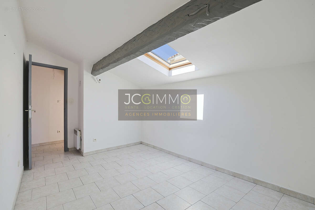Maison à SOLLIES-TOUCAS