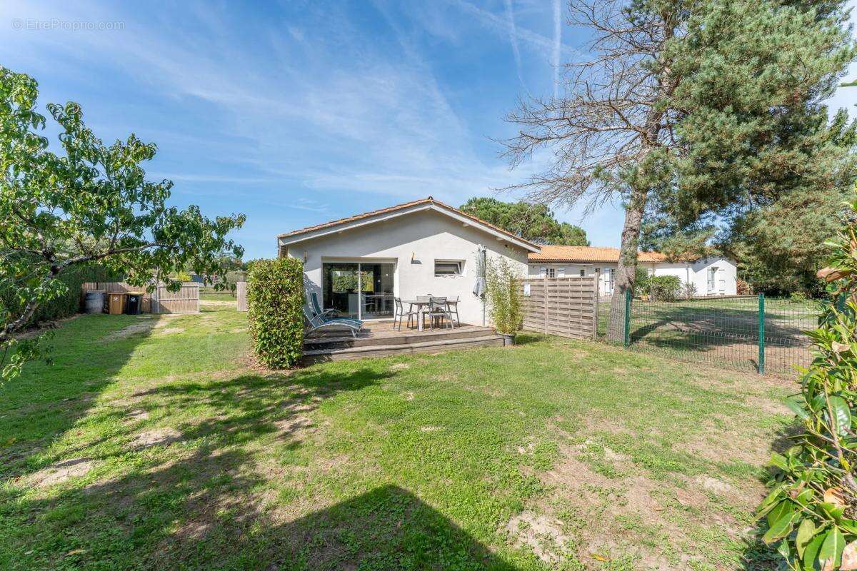 Maison à SAINT-MARTIN-DU-BOIS