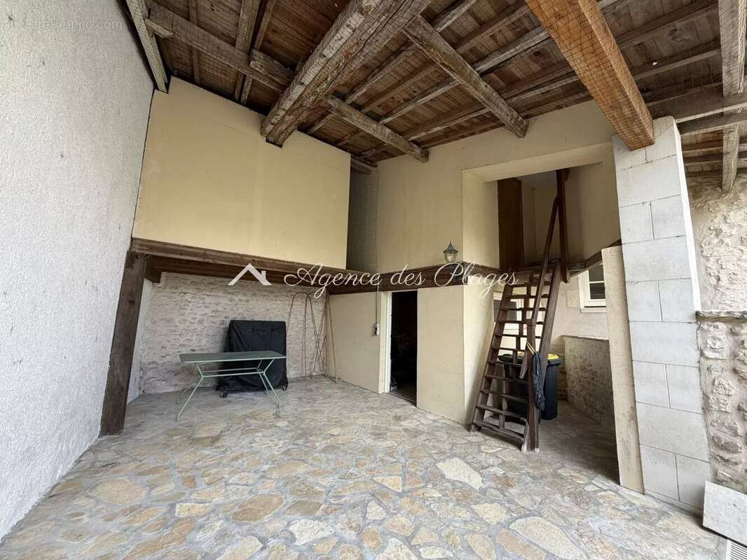 Maison à MESCHERS-SUR-GIRONDE