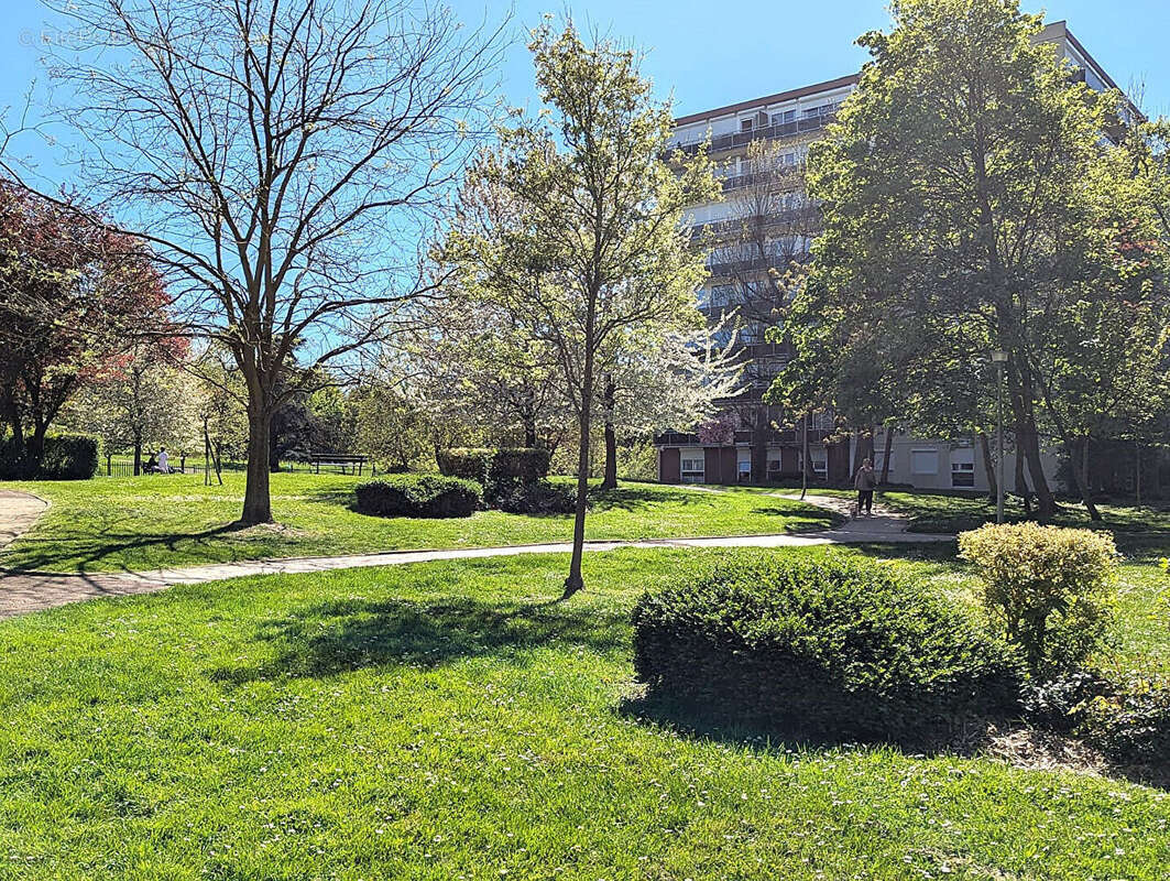 Appartement à LIVRY-GARGAN