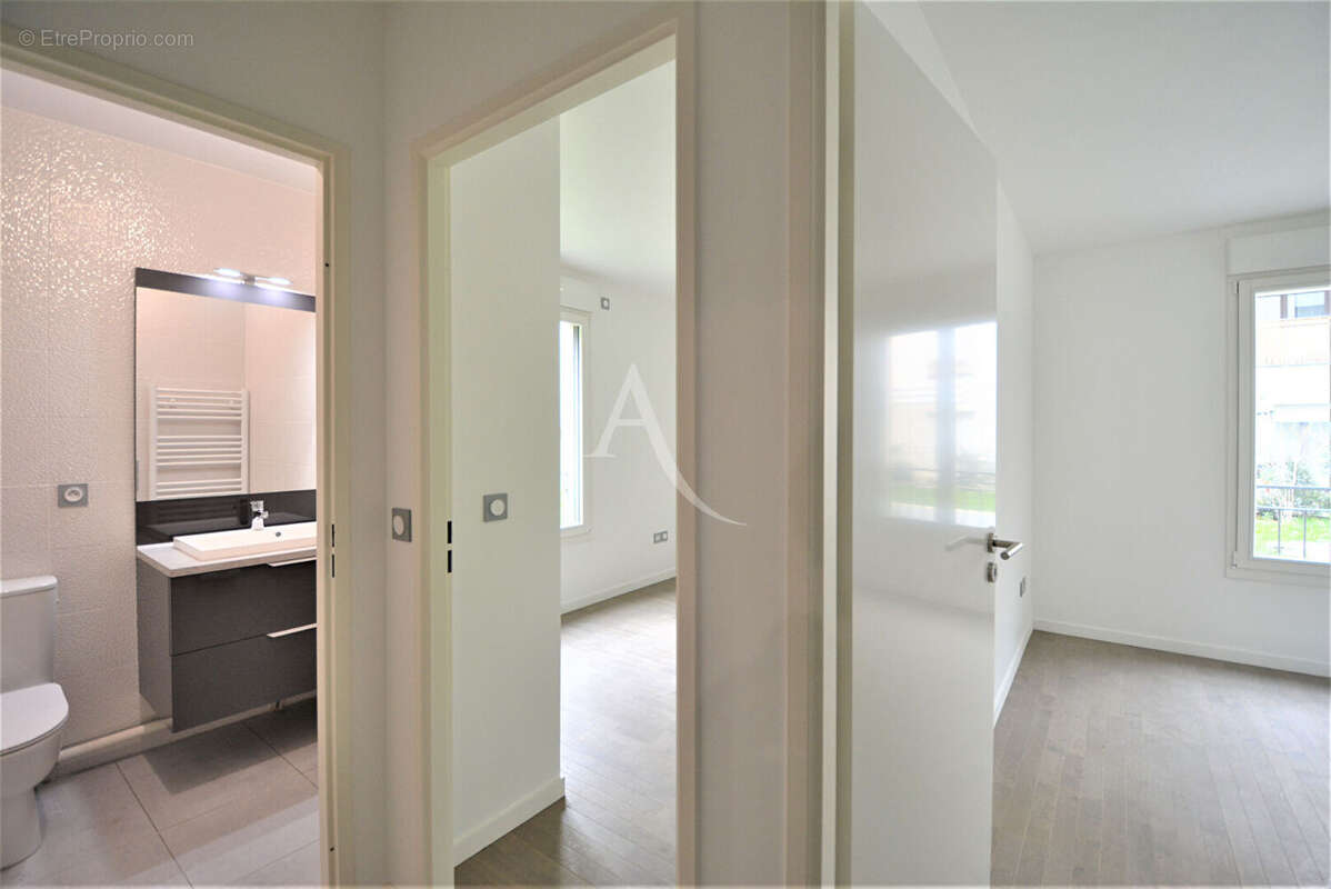 Appartement  4 pièces - Terrasse 28 m²  - Métro Léo Lagrange - photo 6