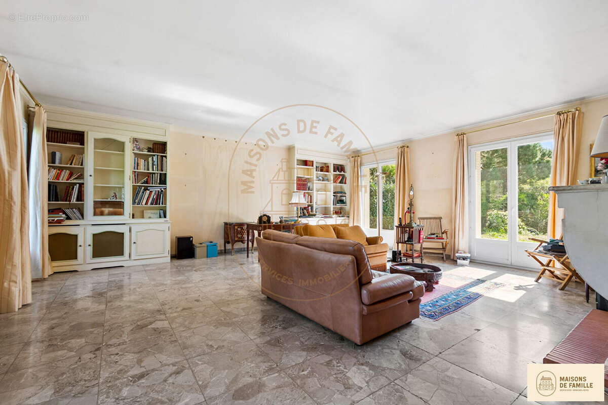 Maison à LE VESINET