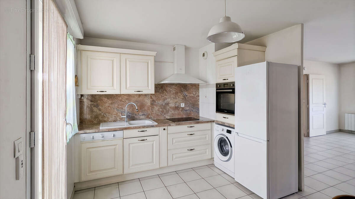 Appartement à PIERRE-BENITE