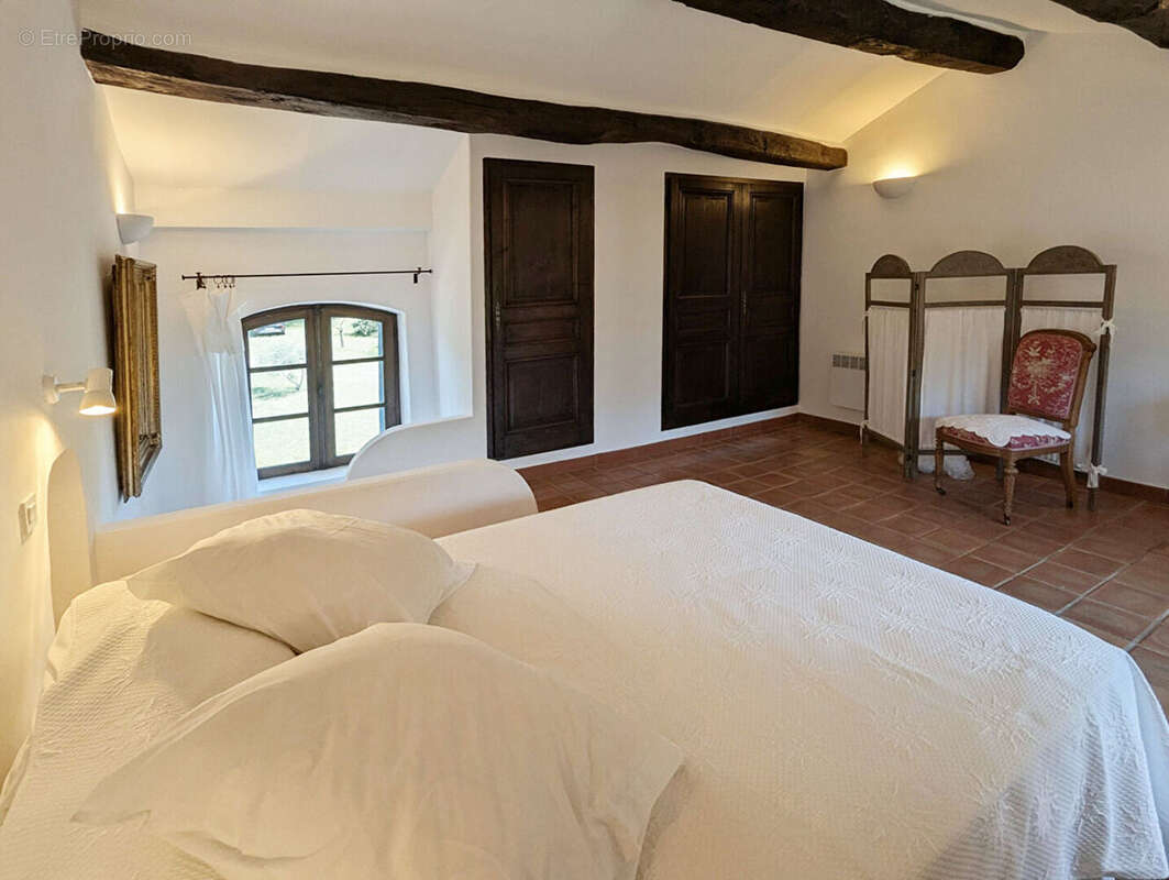 MOISSAC BELLEVUE, superbe mas renové sur 9530 m2 de terrain. - photo 11