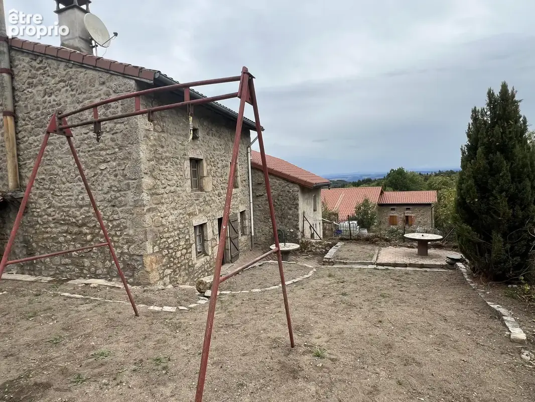 Ferme en pierre entièrement à rénover - photo 18