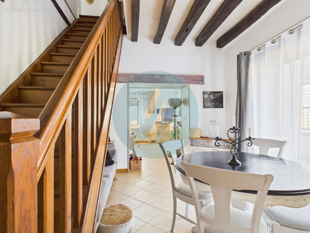 Maison à SAINT-AMAND-EN-PUISAYE