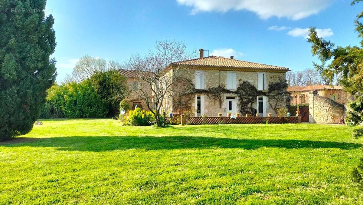 Maison à MAUVEZIN