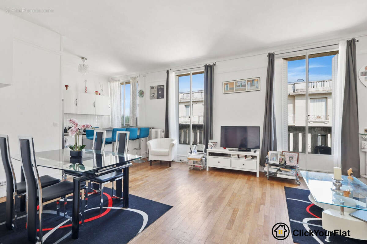 Appartement à PARIS-16E