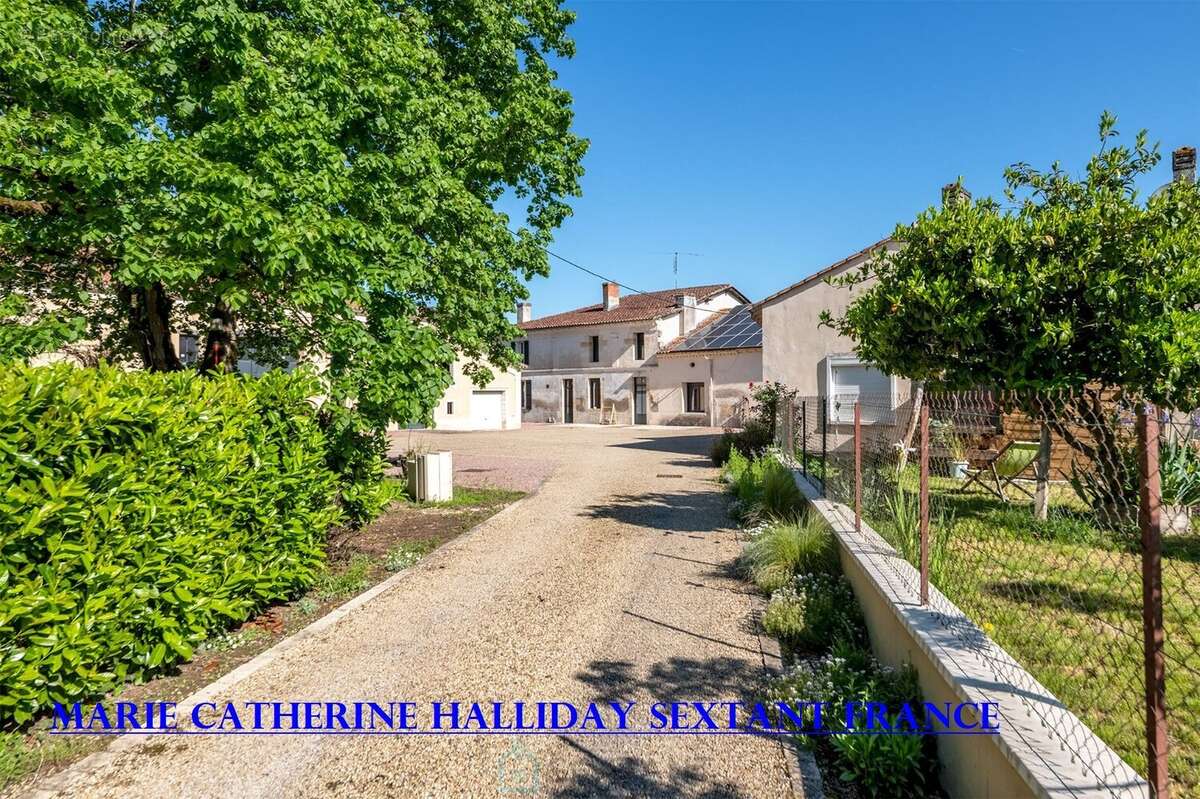 Maison à MONTPON-MENESTEROL