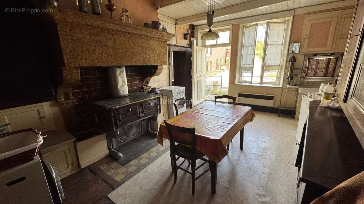 Maison à SOULAUCOURT-SUR-MOUZON