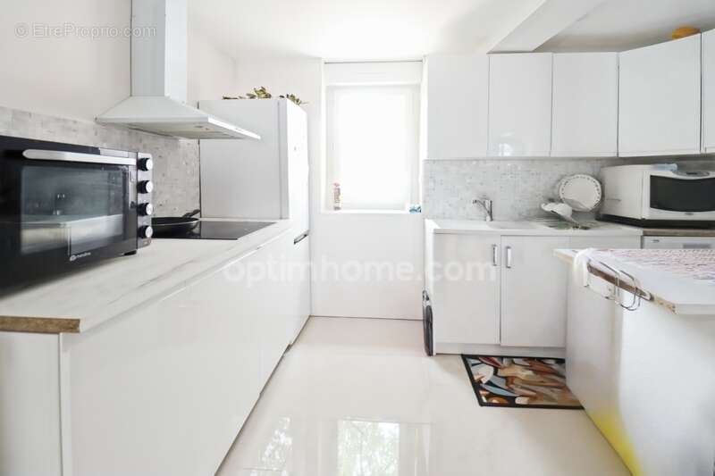 Maison Individuelle de  Centre Bourg - 5 pièces  - 4 chambres - Terrain de 505 m² - MAGNAC LAVAL   (87) - photo 6