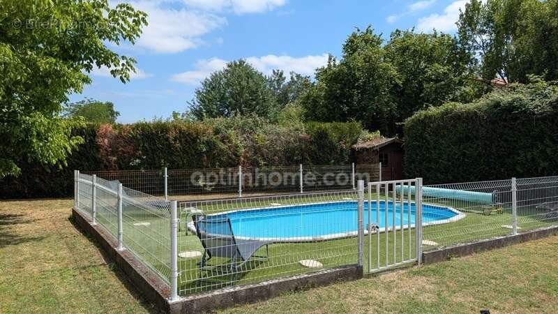 Maison familiale 127m² - 4 chambres - Terrain 1200m² - Piscine - photo 9