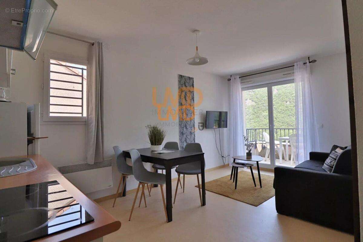Appartement à AVENE