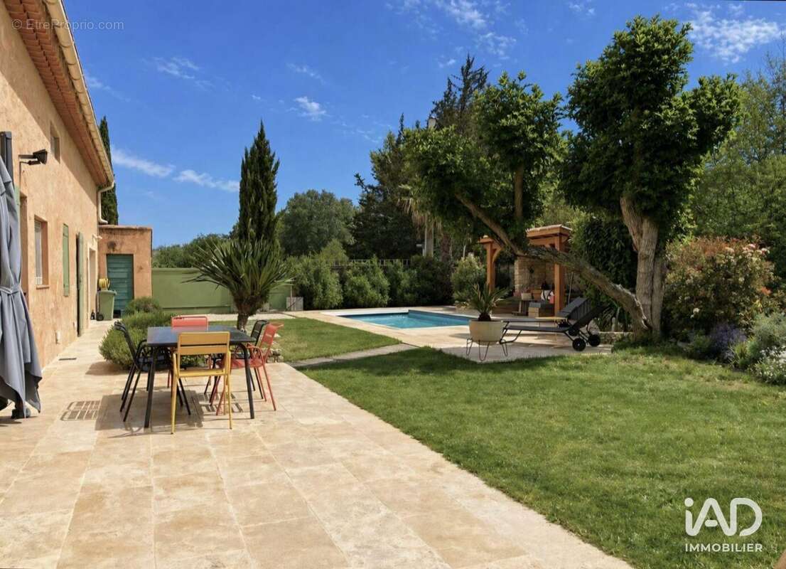 Maison 180 m² à Aix-En-Provence  - photo 2