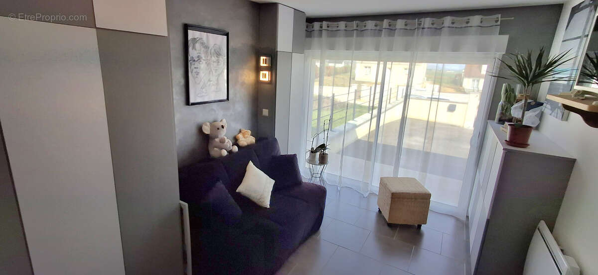 Maison à AILLANT-SUR-THOLON