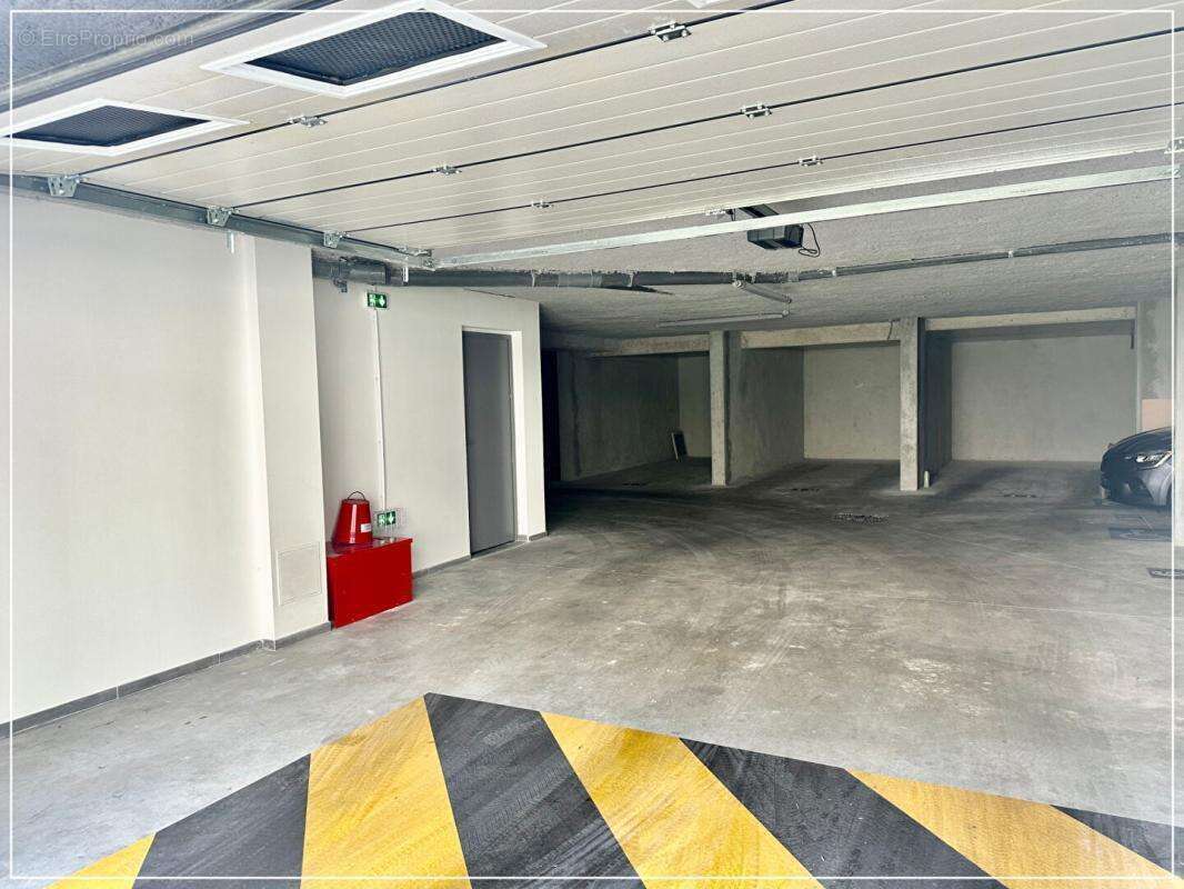 Six fours les plages - a proximite des axes autoroutiers et commerces - appartement de type 3 - superficie 62 m2 - avec box en s - photo 16
