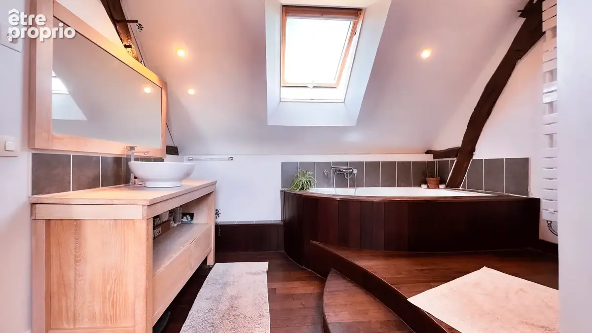 Maison T9 de 206 m2 avec jardin, cave, serre et garages - Courcebœufs - photo 9