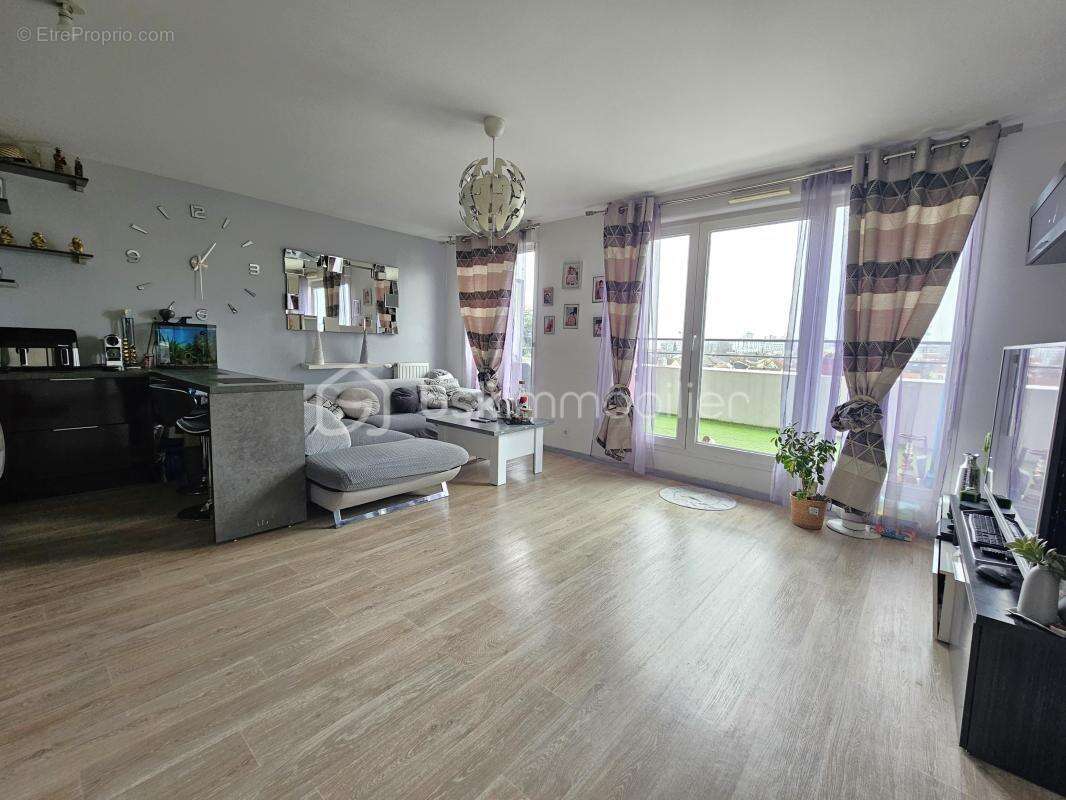 Appartement dernier étage F2 44m² terrasse 14m² SUD parking DPE C - photo 3