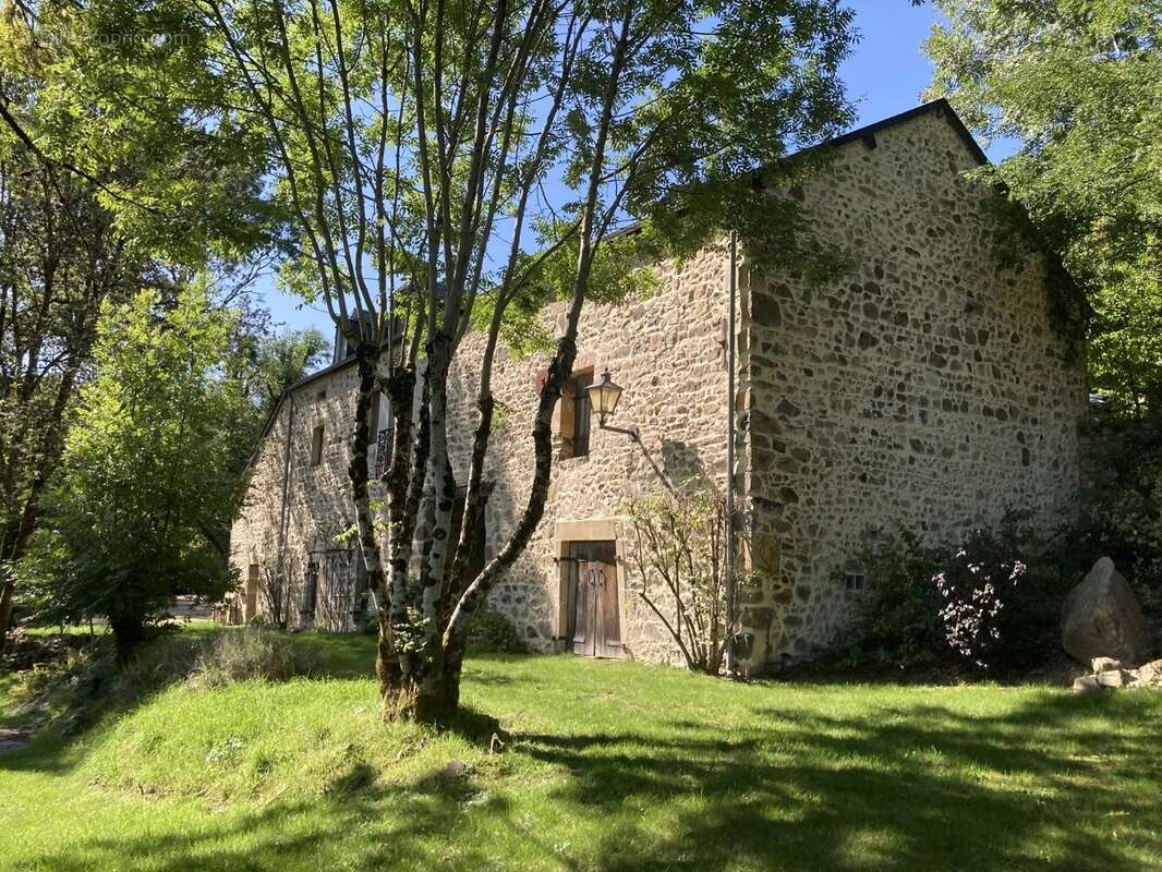 Charmante fermette avec vue imprenable à vendre près de Villapourçon - photo 2