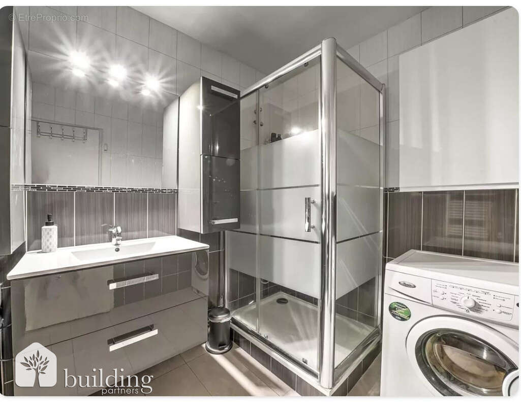 Appartement à COURBEVOIE