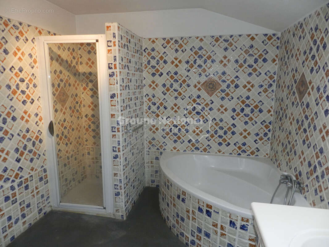 Appartement à SAINTE-CECILE-LES-VIGNES