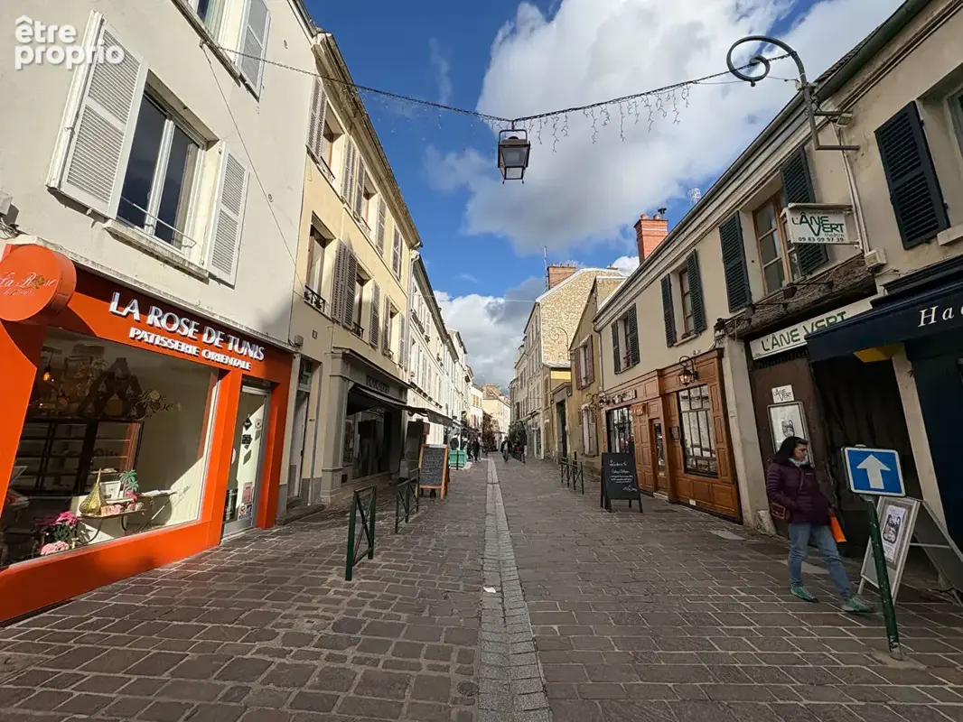 Commerce à FONTAINEBLEAU