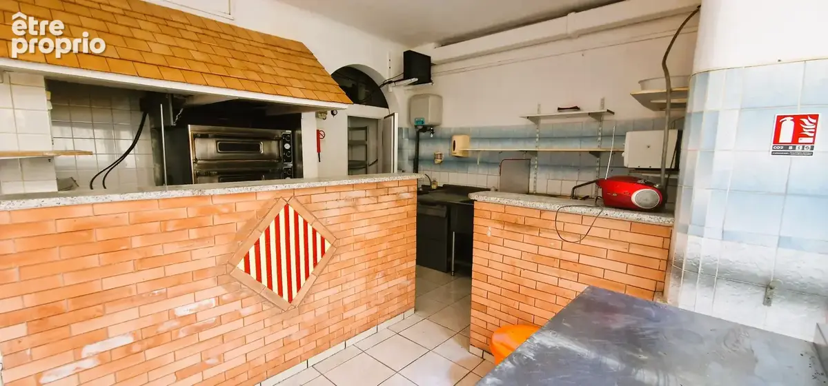 A vendre local commercial en centre-ville - photo 3