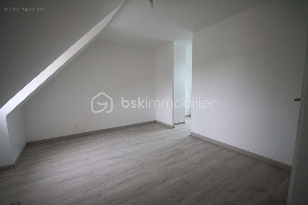 Maison à D&#039;HUISON-LONGUEVILLE