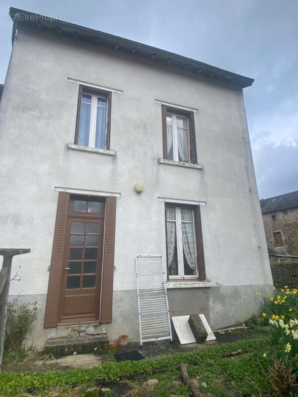 Maison à FOLLES